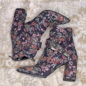 Badgley Mischka Morrisey Brocade Bootie | Size 6.5